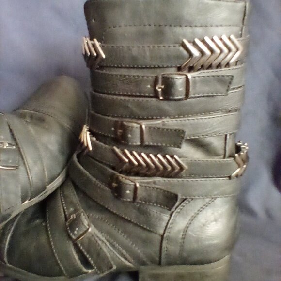 Madden Girl Boots - Picture 5 of 7